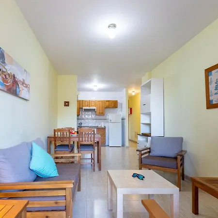 2a Abrigos, Wifi Y Balcon Apartamento
